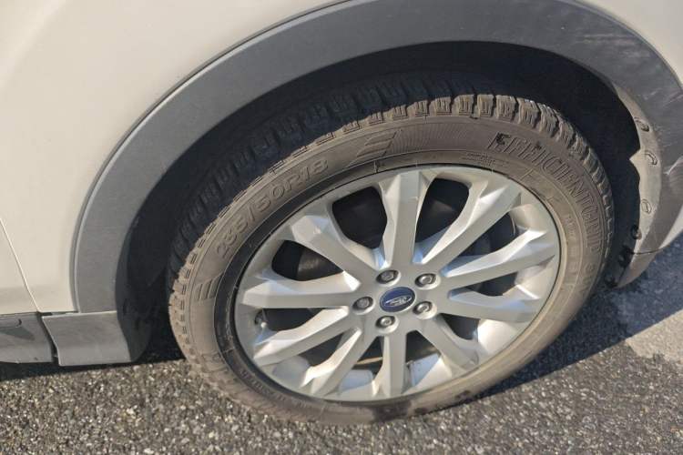Used Ford Kuga 2015 1.5L GTDi Two-Wheel Drive Fashion Edition Right Front Wheel Hub