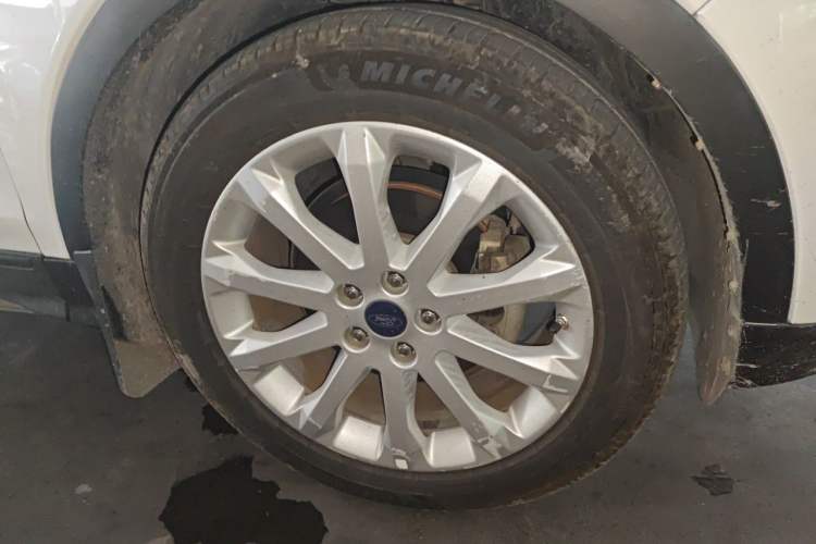 Used Ford Kuga 2015 1.5L GTDi Two-Wheel Drive Fashion Edition Right Front Wheel Hub