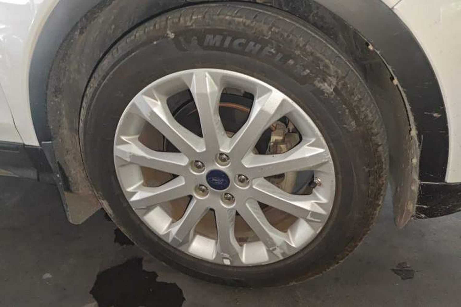 Used Ford Kuga 2015 1.5L GTDi Two-Wheel Drive Fashion Edition Right Front Wheel Hub