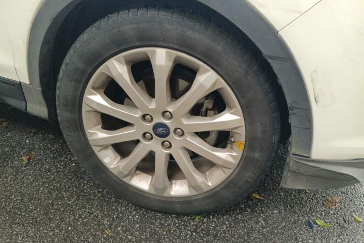 Used Ford Kuga 2015 1.5L GTDi Two-Wheel Drive Fashion Edition Right Front Wheel Hub