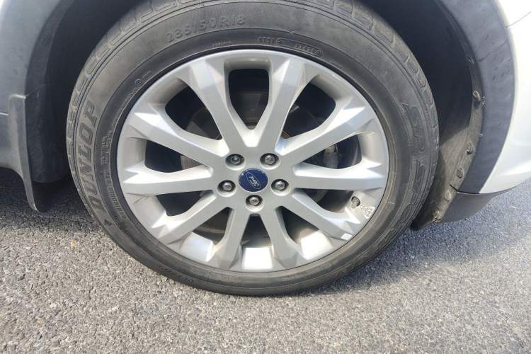Used Ford Kuga 2015 1.5L GTDi Two-Wheel Drive Fashion Edition Right Front Wheel Hub