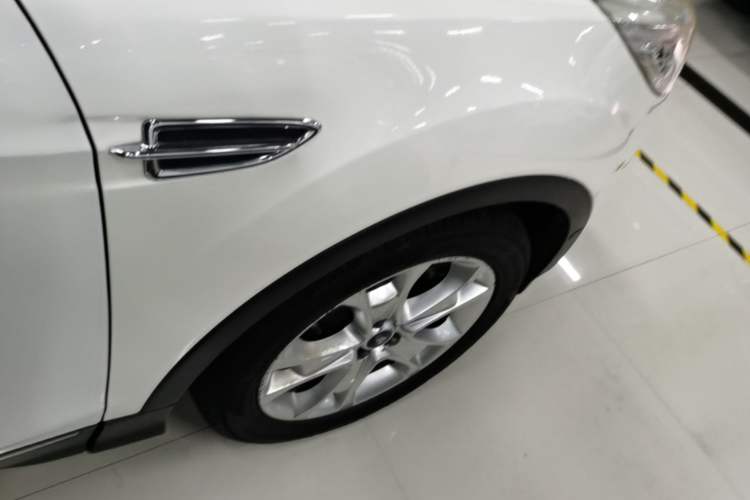 Used Ford Kuga 2015 2.0L GTDi Four-Wheel-Drive Sport Model Right Front Wheel Hub