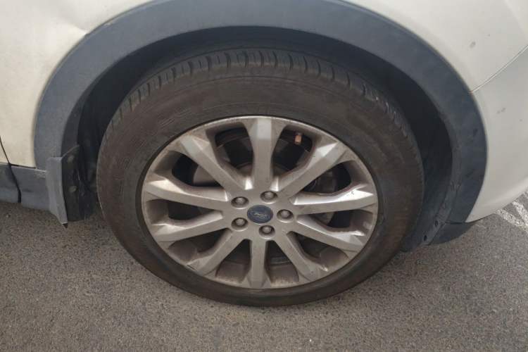 Used Ford Kuga 2015 2.0L GTDi Four-Wheel Drive Elite Model Right Front Wheel Hub