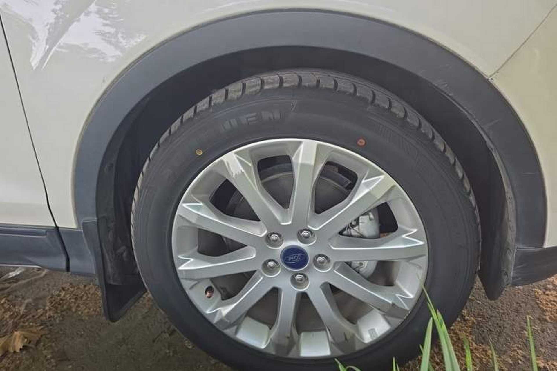 Used Ford Kuga 2015 1.5L GTDi Two-Wheel Drive Fashion Edition Right Front Wheel Hub