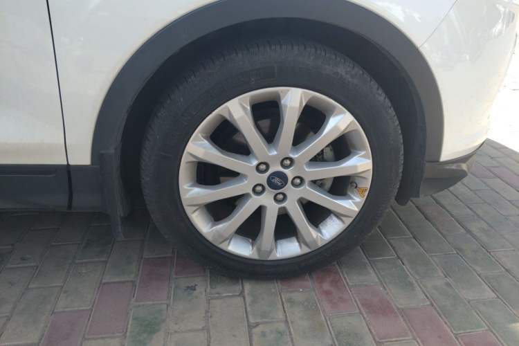 Used Ford Kuga 2015 1.5L GTDi Two-Wheel Drive Fashion Edition Right Front Wheel Hub