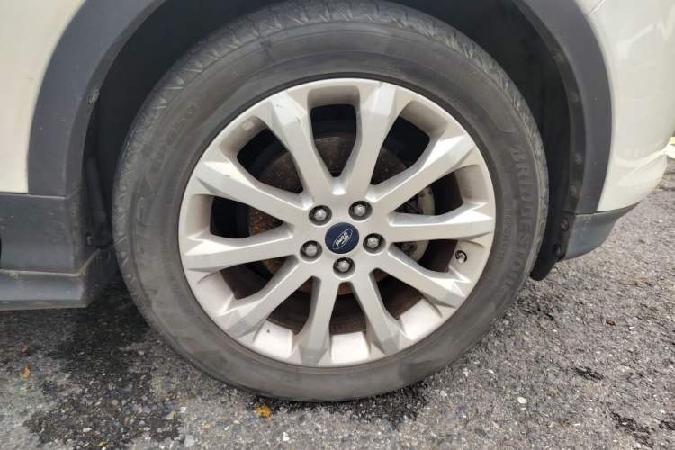 Used Ford Kuga 2015 1.5L GTDi Two-Wheel Drive Fashion Edition Right Front Wheel Hub