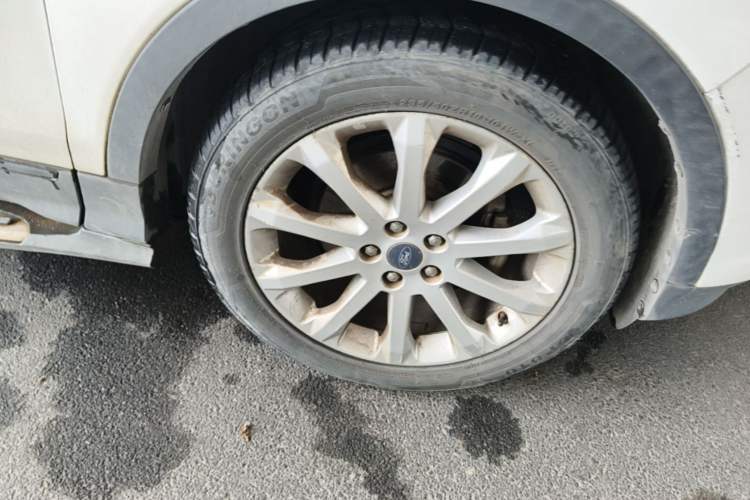 Used Ford Kuga 2015 1.5L GTDi Two-Wheel-Drive Comfort Model Right Front Wheel Hub