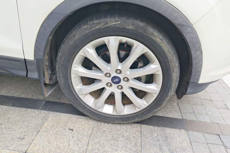Used Ford Kuga 2015 1.5L GTDi Two-Wheel-Drive Comfort Model Right Front Wheel Hub