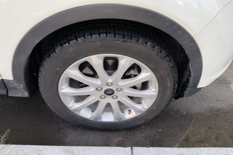 Used Ford Kuga 2015 1.5L GTDi Four-Wheel-Drive Elite Model Right Front Wheel Hub