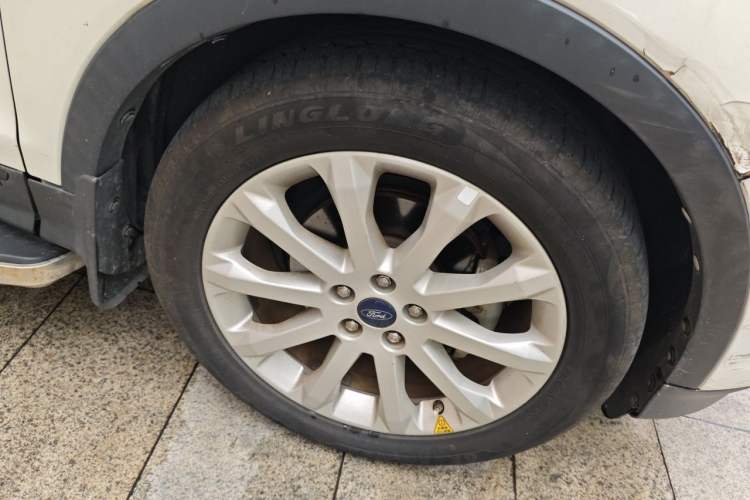 Used Ford Kuga 2015 1.5L GTDi Two-Wheel-Drive Comfort Model Right Front Wheel Hub