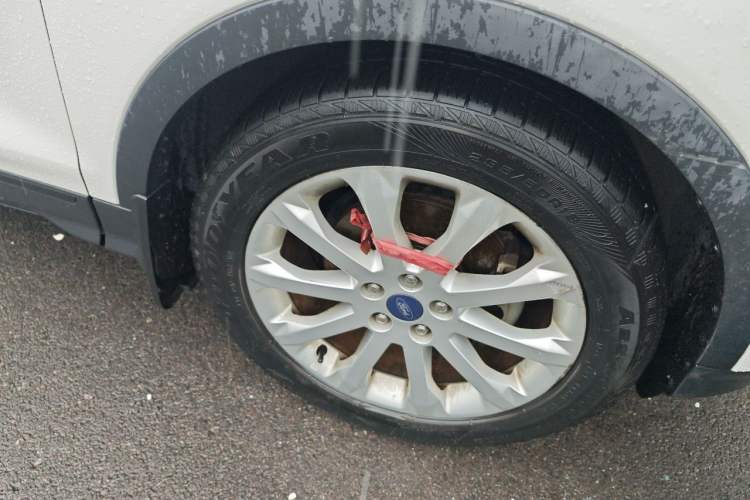 Used Ford Kuga 2015 1.5L GTDi Two-Wheel Drive Fashion Edition Right Front Wheel Hub
