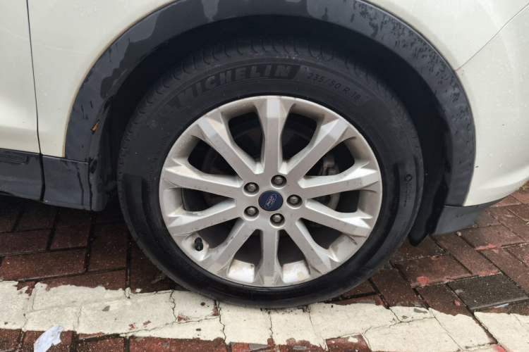 Used Ford Kuga 2015 1.5L GTDi Two-Wheel Drive Fashion Edition Right Front Wheel Hub