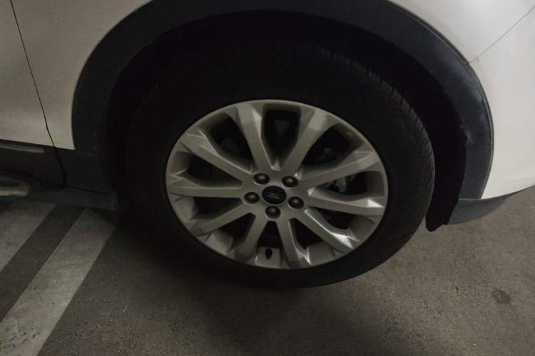 Used Ford Kuga 2015 1.5L GTDi Four-Wheel-Drive Elite Model Right Front Wheel Hub