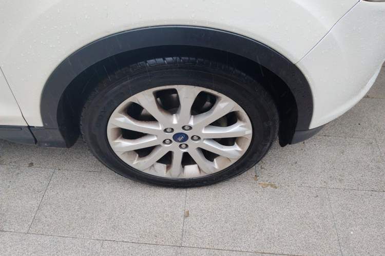 Used Ford Kuga 2015 1.5L GTDi Two-Wheel Drive Fashion Edition Right Front Wheel Hub