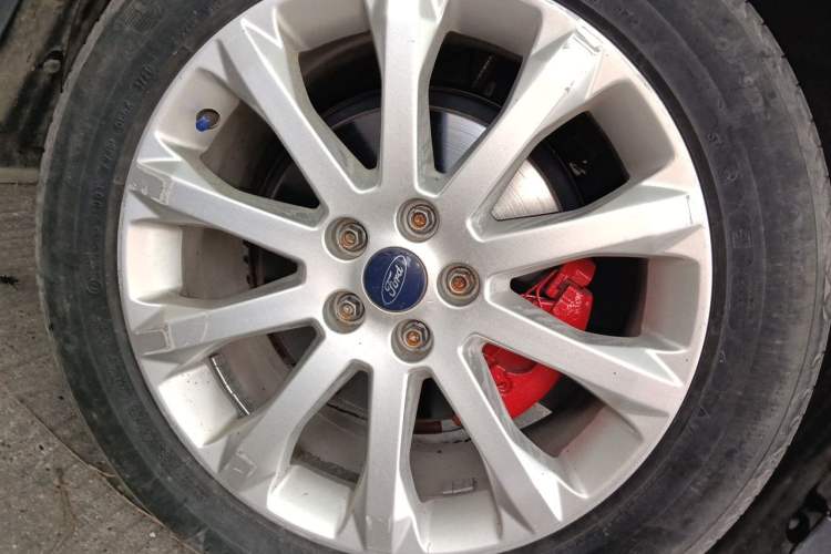Used Ford Kuga 2015 1.5L GTDi Two-Wheel Drive Fashion Edition Right Front Wheel Hub
