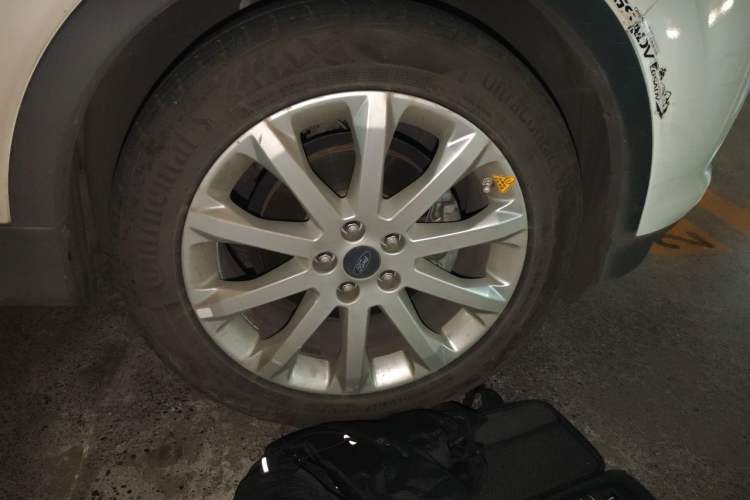 Used Ford Kuga 2015 1.5L GTDi Two-Wheel Drive Fashion Edition Right Front Wheel Hub