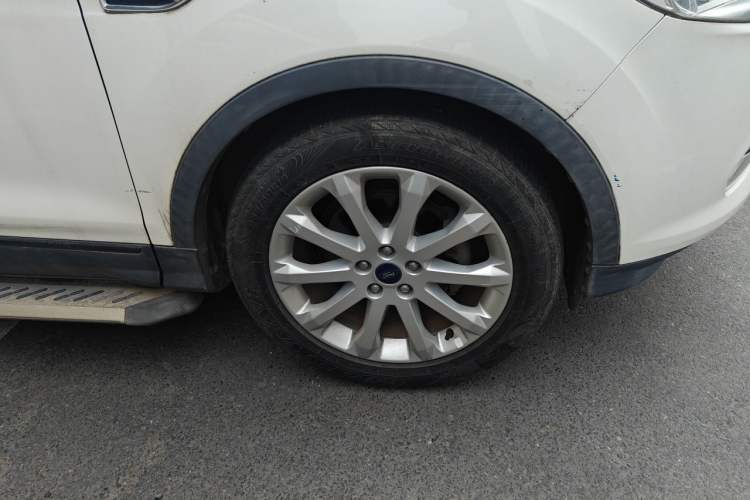 Used Ford Kuga 2015 1.5L GTDi Two-Wheel-Drive Comfort Model Right Front Wheel Hub