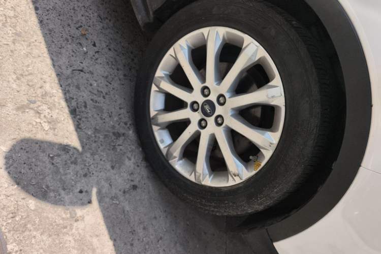 Used Ford Kuga 2015 1.5L GTDi Two-Wheel Drive Fashion Edition Right Front Wheel Hub