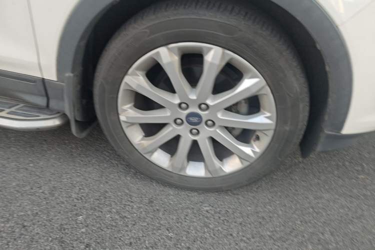 Used Ford Kuga 2015 1.5L GTDi Two-Wheel Drive Fashion Edition Right Front Wheel Hub