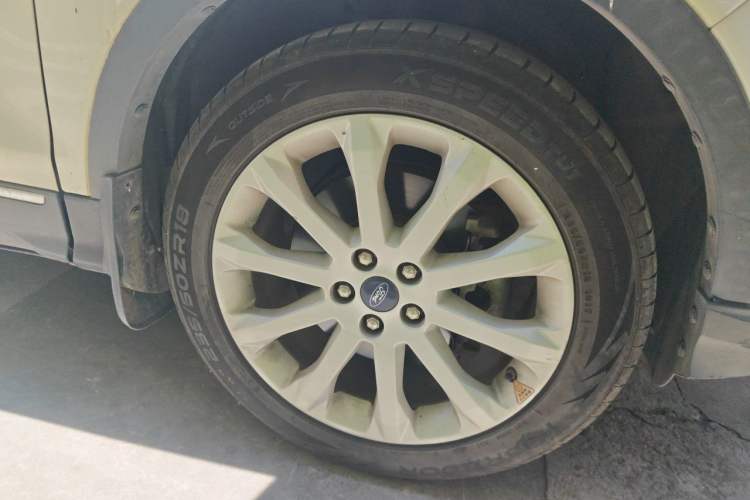 Used Ford Kuga 2015 1.5L GTDi Four-Wheel-Drive Elite Model Right Front Wheel Hub
