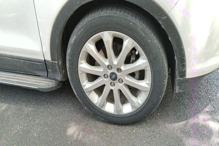 Used Ford Kuga 2015 1.5L GTDi Two-Wheel Drive Fashion Edition Right Front Wheel Hub