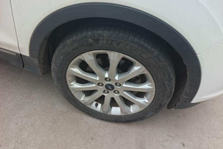 Used Ford Kuga 2015 1.5L GTDi Four-Wheel-Drive Elite Model Right Front Wheel Hub
