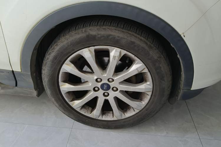 Used Ford Kuga 2015 1.5L GTDi Two-Wheel Drive Fashion Edition Right Front Wheel Hub