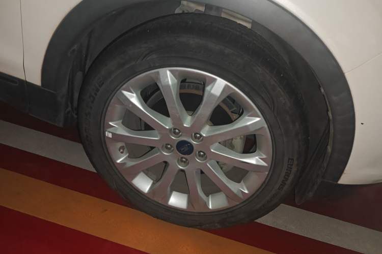Used Ford Kuga 2015 1.5L GTDi Two-Wheel-Drive Comfort Model Right Front Wheel Hub