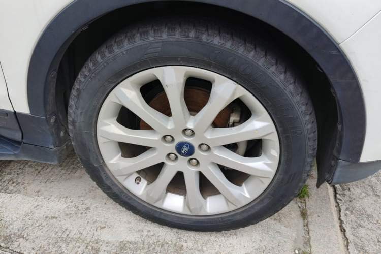 Used Ford Kuga 2015 1.5L GTDi Two-Wheel Drive Fashion Edition Right Front Wheel Hub