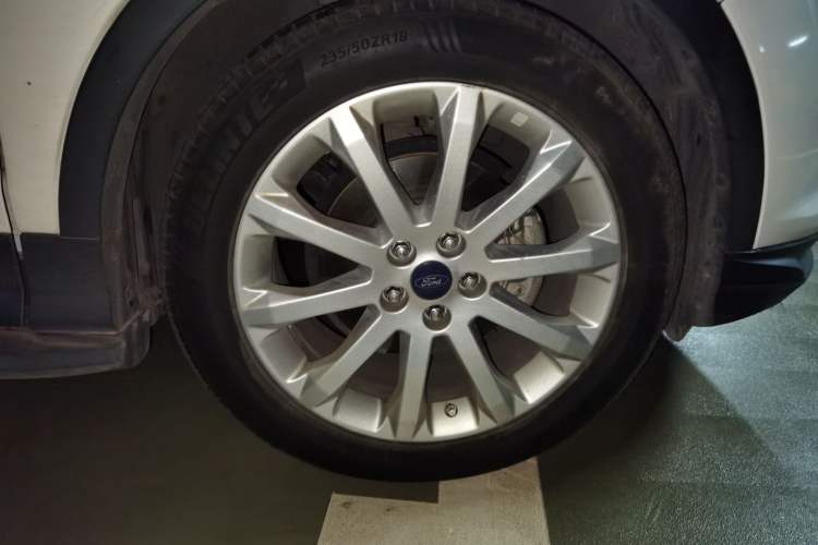 Used Ford Kuga 2015 1.5L GTDi Two-Wheel Drive Fashion Edition Right Front Wheel Hub