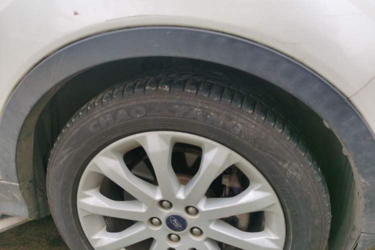 Used Ford Kuga 2015 1.5L GTDi Four-Wheel-Drive Elite Model Right Front Wheel Hub