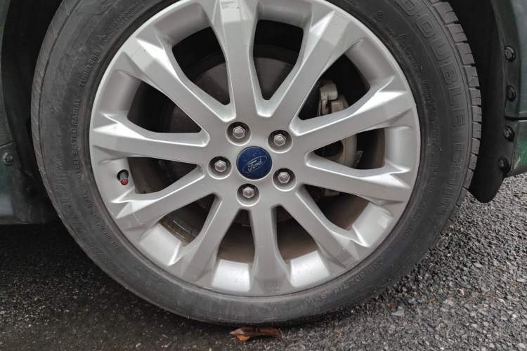 Used Ford Kuga 2015 1.5L GTDi Two-Wheel Drive Fashion Edition Right Front Wheel Hub