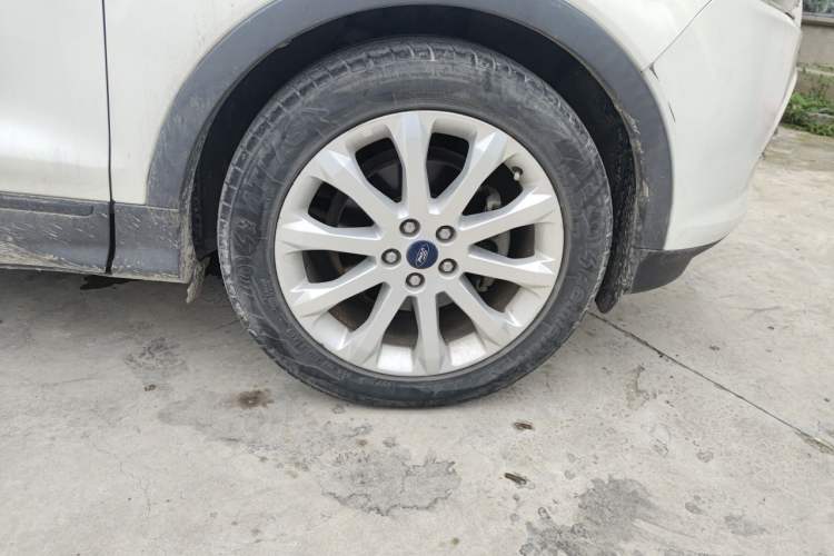 Used Ford Kuga 2015 1.5L GTDi Two-Wheel Drive Fashion Edition Right Front Wheel Hub