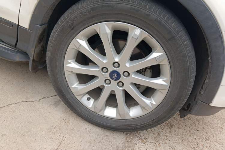 Used Ford Kuga 2015 1.5L GTDi Two-Wheel Drive Fashion Edition Right Front Wheel Hub