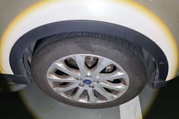 Used Ford Kuga 2015 1.5L GTDi Two-Wheel Drive Fashion Edition Right Front Wheel Hub