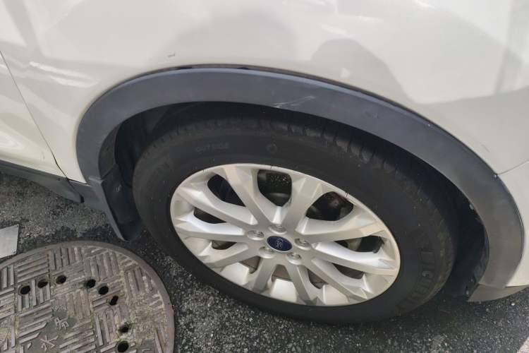 Used Ford Kuga 2015 1.5L GTDi Two-Wheel Drive Fashion Edition Right Front Wheel Hub