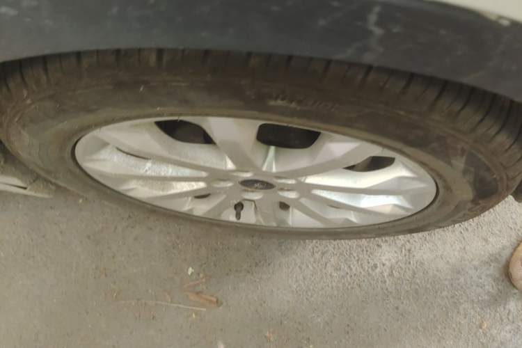 Used Ford Kuga 2015 1.5L GTDi Two-Wheel Drive Fashion Edition Right Front Wheel Hub
