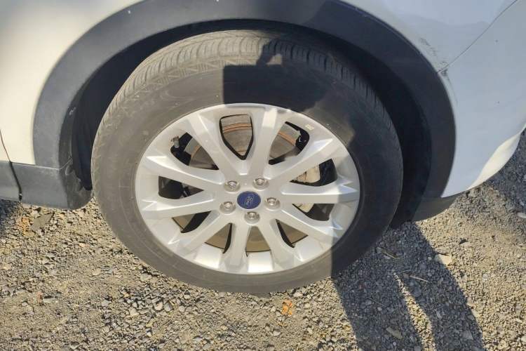 Used Ford Kuga 2015 1.5L GTDi Two-Wheel Drive Fashion Edition Right Front Wheel Hub
