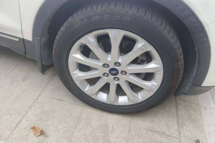 Used Ford Kuga 2015 1.5L GTDi Four-Wheel-Drive Elite Model Right Front Wheel Hub