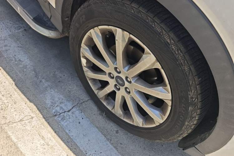 Used Ford Kuga 2015 1.5L GTDi Two-Wheel-Drive Comfort Model Right Front Wheel Hub