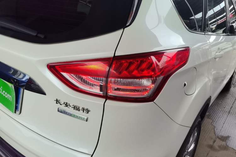 Used Ford Kuga 2015 1.5L GTDi Two-Wheel Drive Fashion Edition Right Rear Taillight