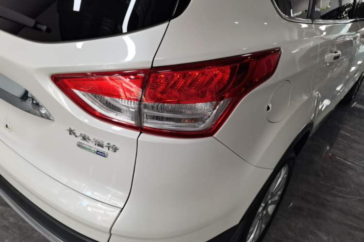 Used Ford Kuga 2015 2.0L GTDi Four-Wheel Drive Elite Model Right Rear Taillight