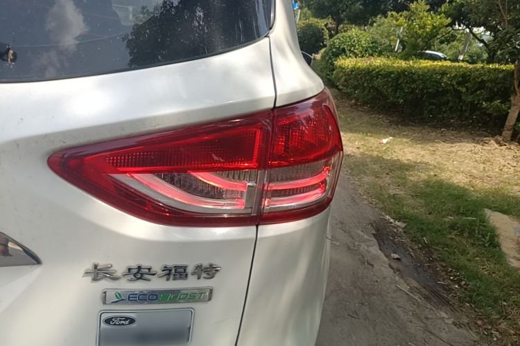 Used Ford Kuga 2015 1.5L GTDi Two-Wheel Drive Fashion Edition Right Rear Taillight