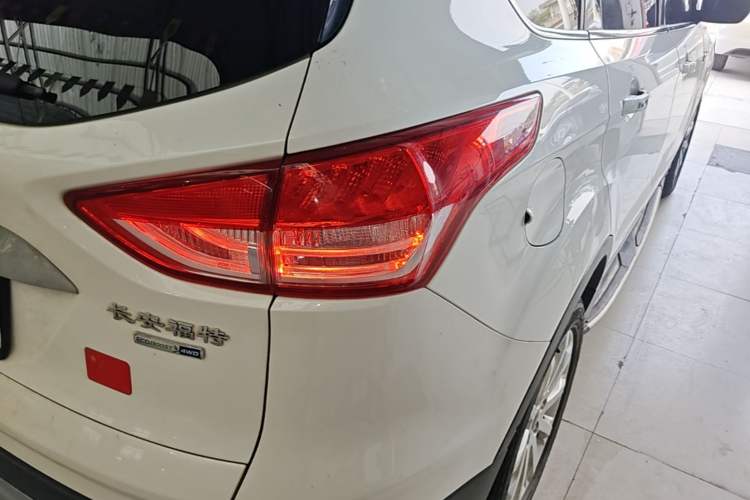 Used Ford Kuga 2015 1.5L GTDi Four-Wheel-Drive Elite Model Right Rear Taillight