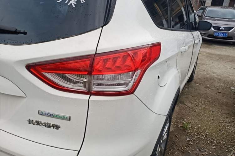 Used Ford Kuga 2015 1.5L GTDi Two-Wheel-Drive Comfort Model Right Rear Taillight