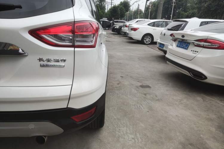 Used Ford Kuga 2015 1.5L GTDi Two-Wheel Drive Fashion Edition Right Rear Taillight