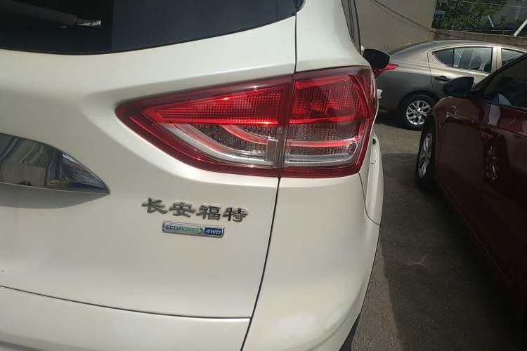 Used Ford Kuga 2015 1.5L GTDi Four-Wheel-Drive Elite Model Right Rear Taillight