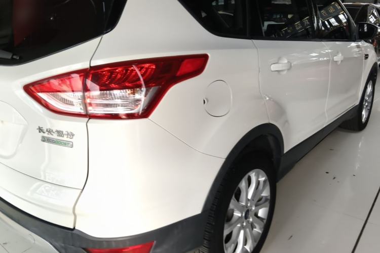 Used Ford Kuga 2015 1.5L GTDi Two-Wheel-Drive Comfort Model Right Rear Taillight