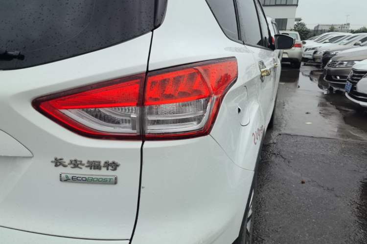 Used Ford Kuga 2015 1.5L GTDi Two-Wheel-Drive Comfort Model Right Rear Taillight