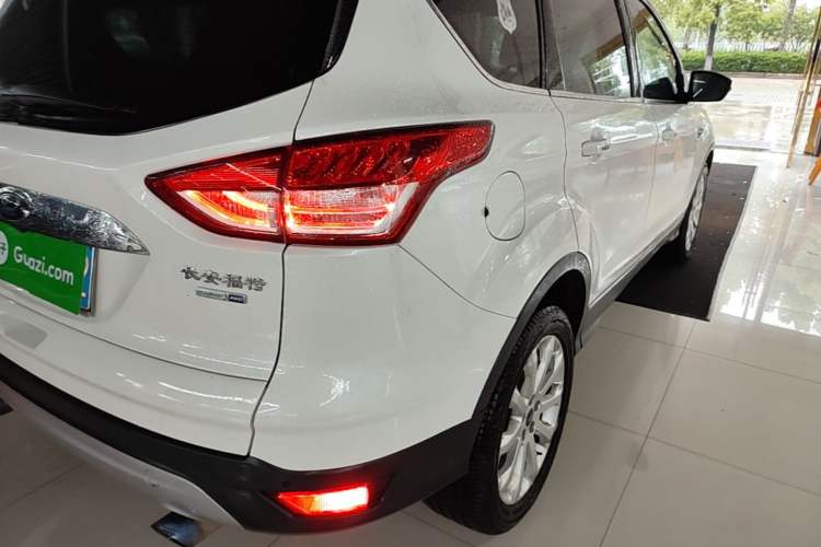 Used Ford Kuga 2015 2.0L GTDi Four-Wheel Drive Prestige Model Right Rear Taillight